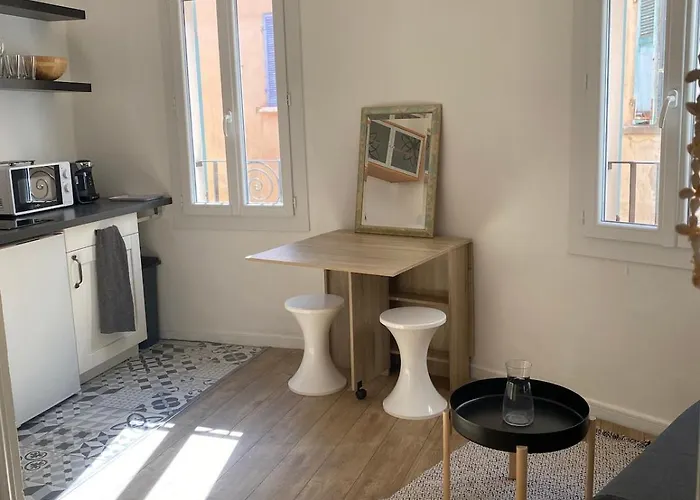 Lumineux Au Centre Historique, *